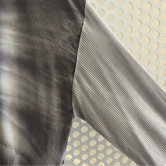 Chaser Scoop Neck Long Sleeve Tie Dye Oversized Top Size Medium Grey and White - Picture 4 of 10